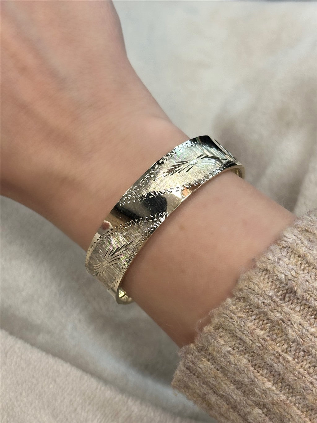 Estate 14K Yellow Gold Wide Bangle Bracelet W/ Diamond Cut Design