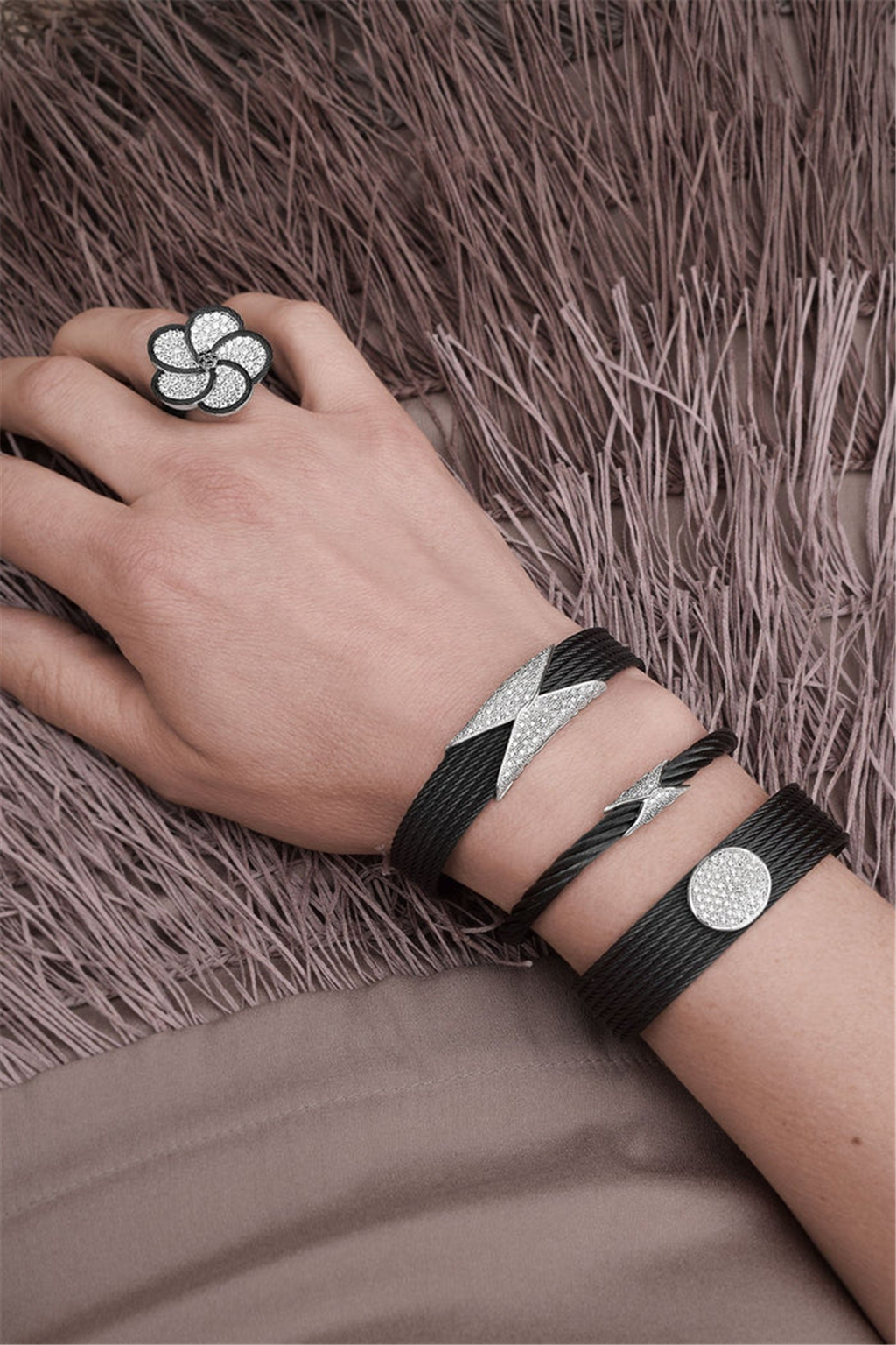 Alor Black Hourglass Cuff