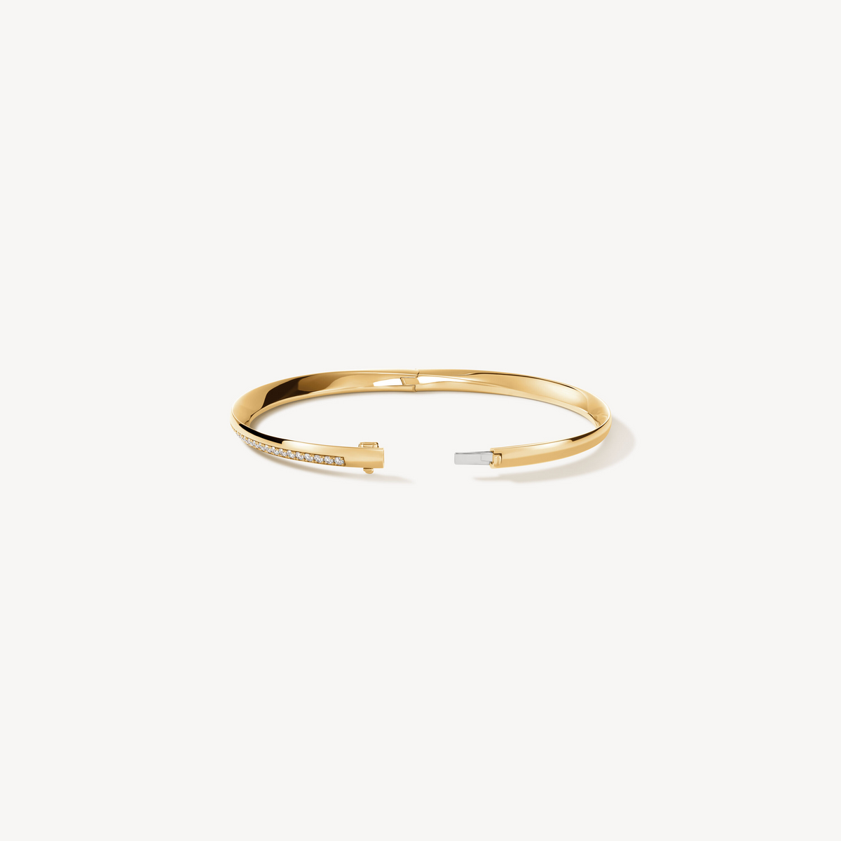 Hearts On Fire 18K Yellow Gold Barre Pavé Diamond Bangle