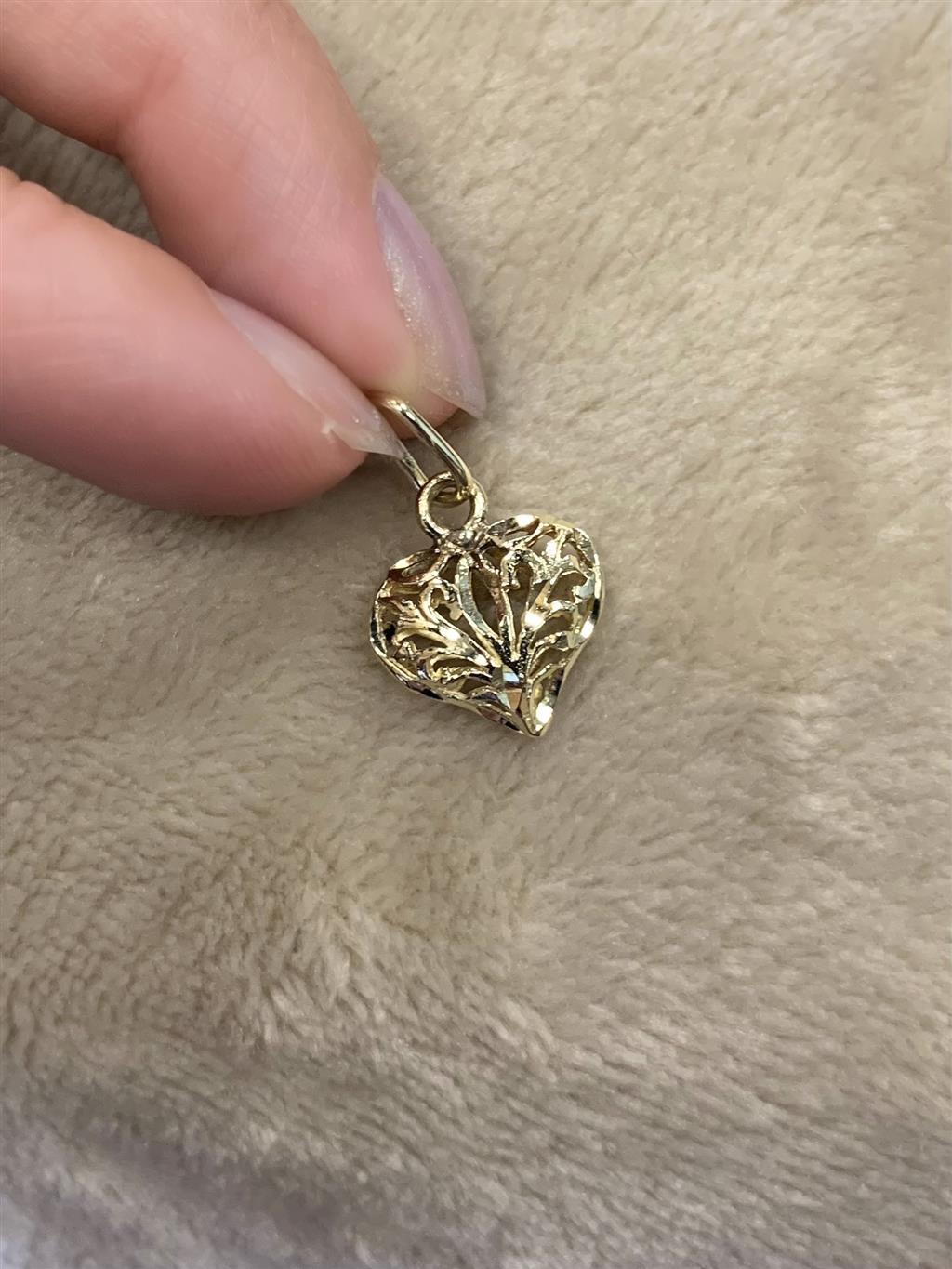 Estate 14K Yellow Gold Filigree Heart Charm