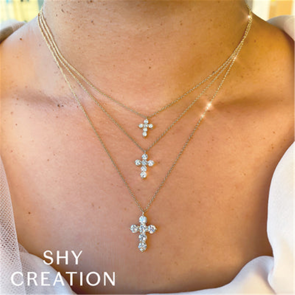 Shy Creation Diamond Cross Pendant Necklace