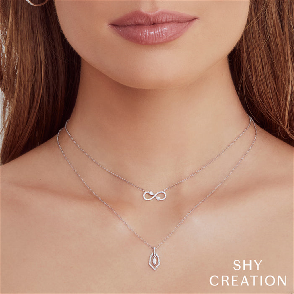 Shy 14Kw Diamond Infinity Pendant