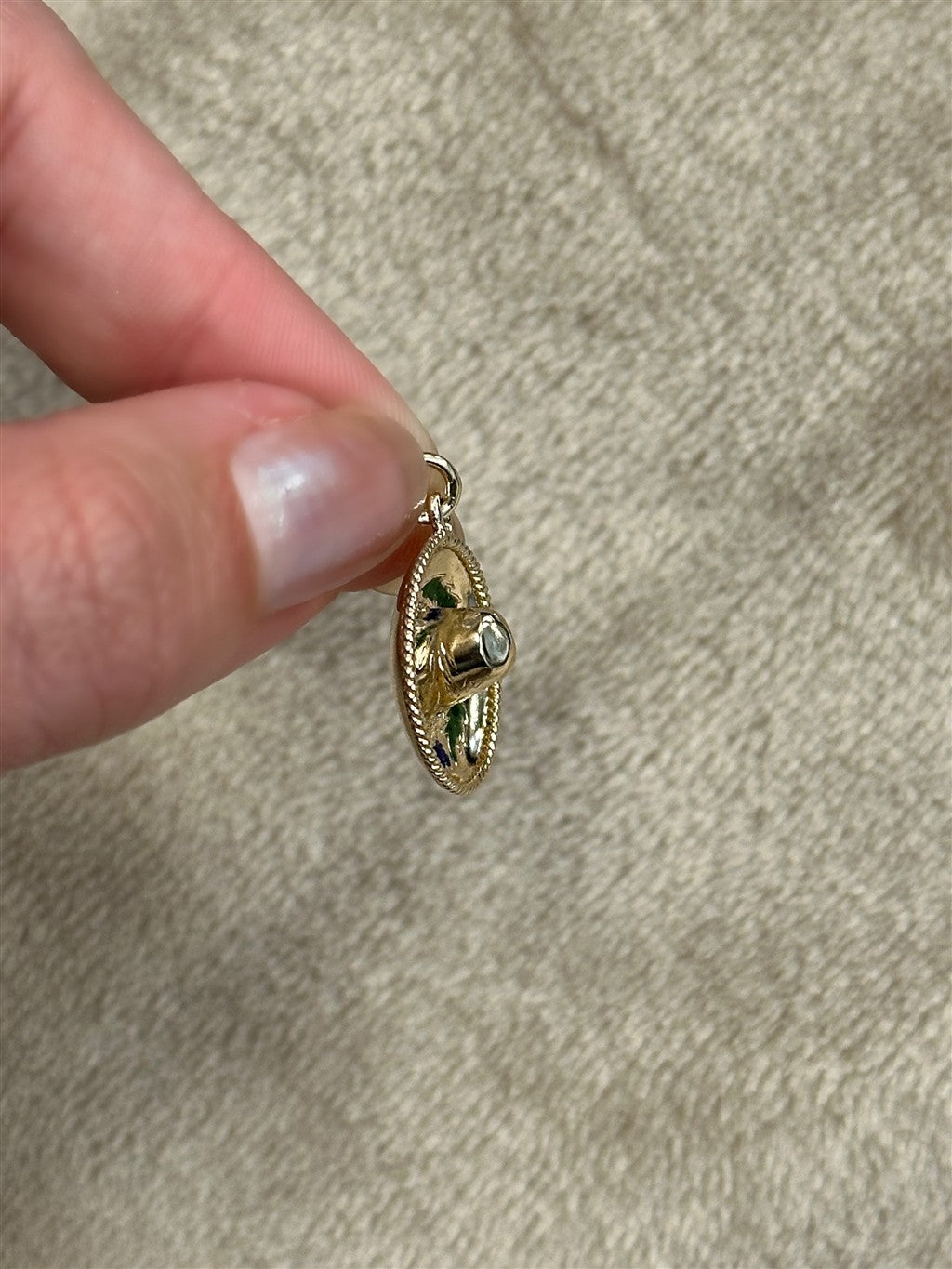 Estate 14K Yellow Gold Sombrero Pendant