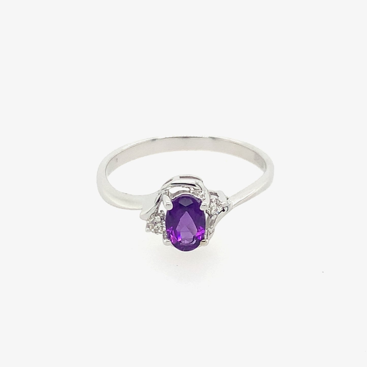 14K White Gold Amethyst And Diamond Ring