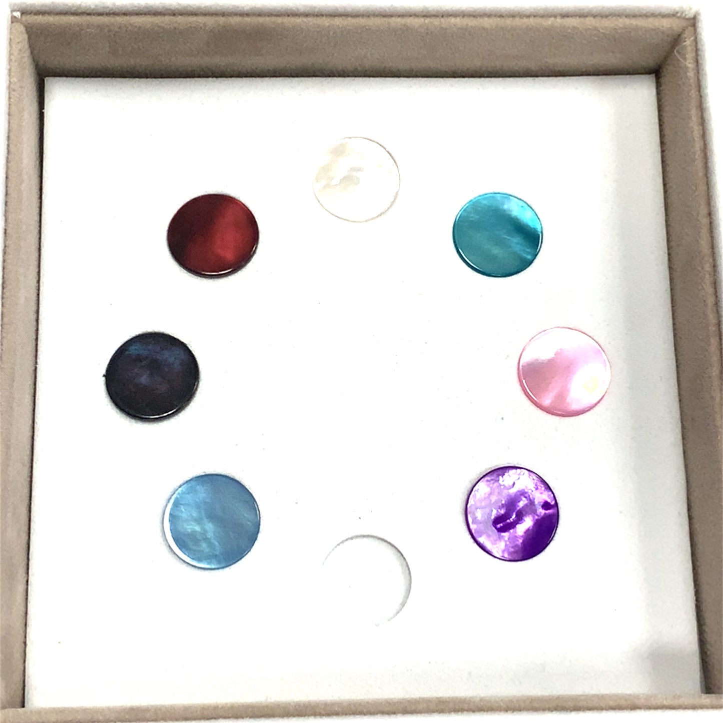 Mello Mother of Pearl & Diamond Round Pendant