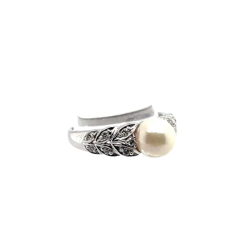 Estate 14K White Gold Pearl & Diamond Ring