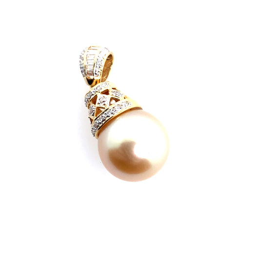 Estate 18K Yellow Gold Diamond & Pearl Pendant