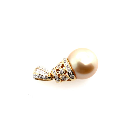 Estate 18K Yellow Gold Diamond & Pearl Pendant