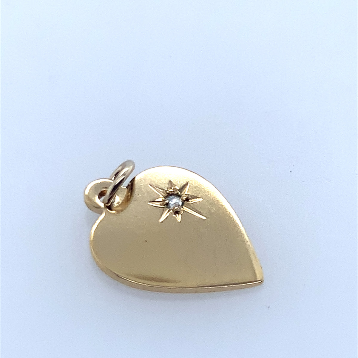 Estate 14K Yellow Gold Heart Charm With Starburst Accent **Final Sale No Warranty**