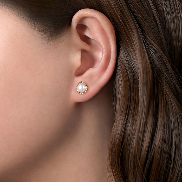 Gabriel Bujukan Beaded Halo Pearl Stud Earrings