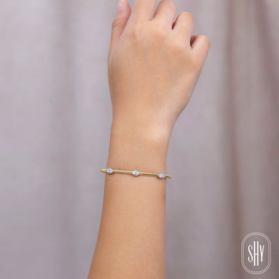 Shy Creation Diamond Station Bangle