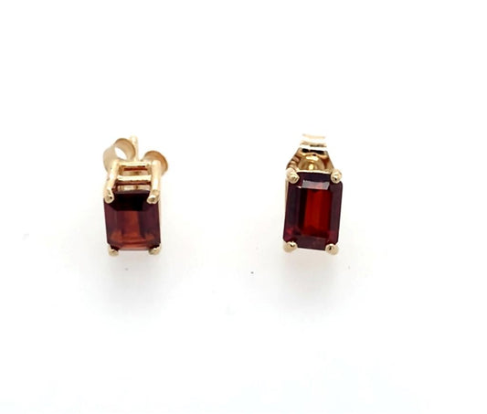 Estate 14K Yellow Gold & Garnet Stud Earrings