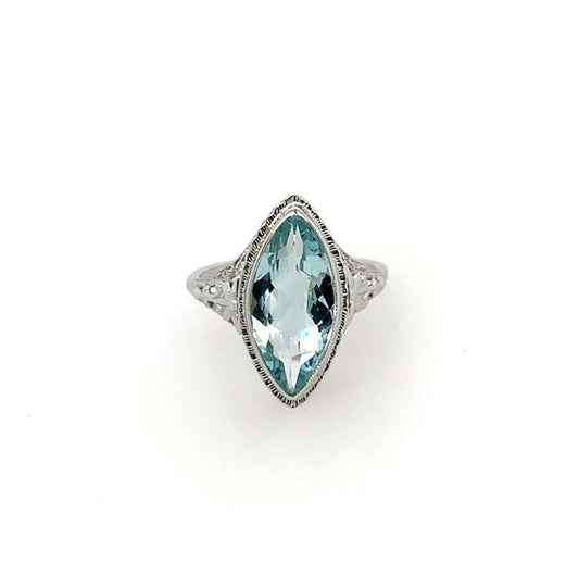 Estate 18K Vintage Aquamarine Ring