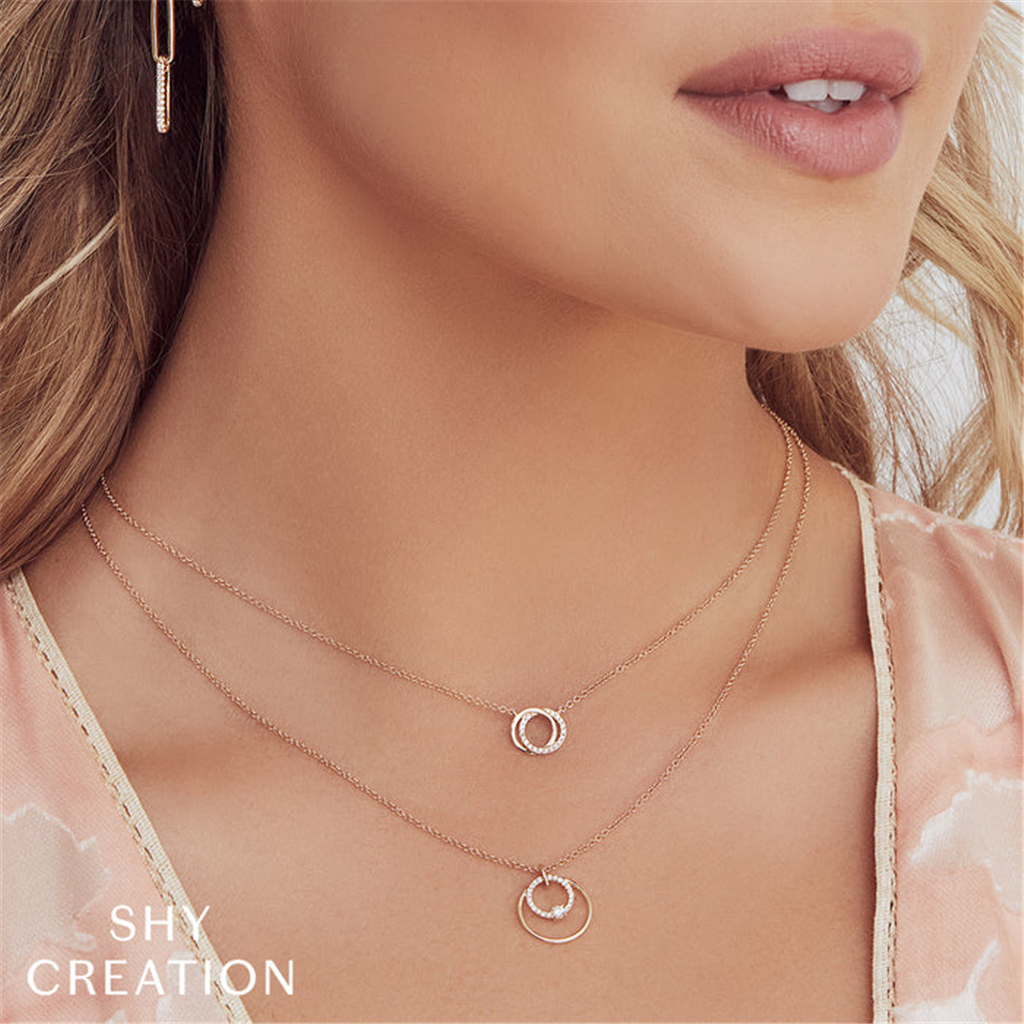 Shy Creation Love Knot Circle Necklace