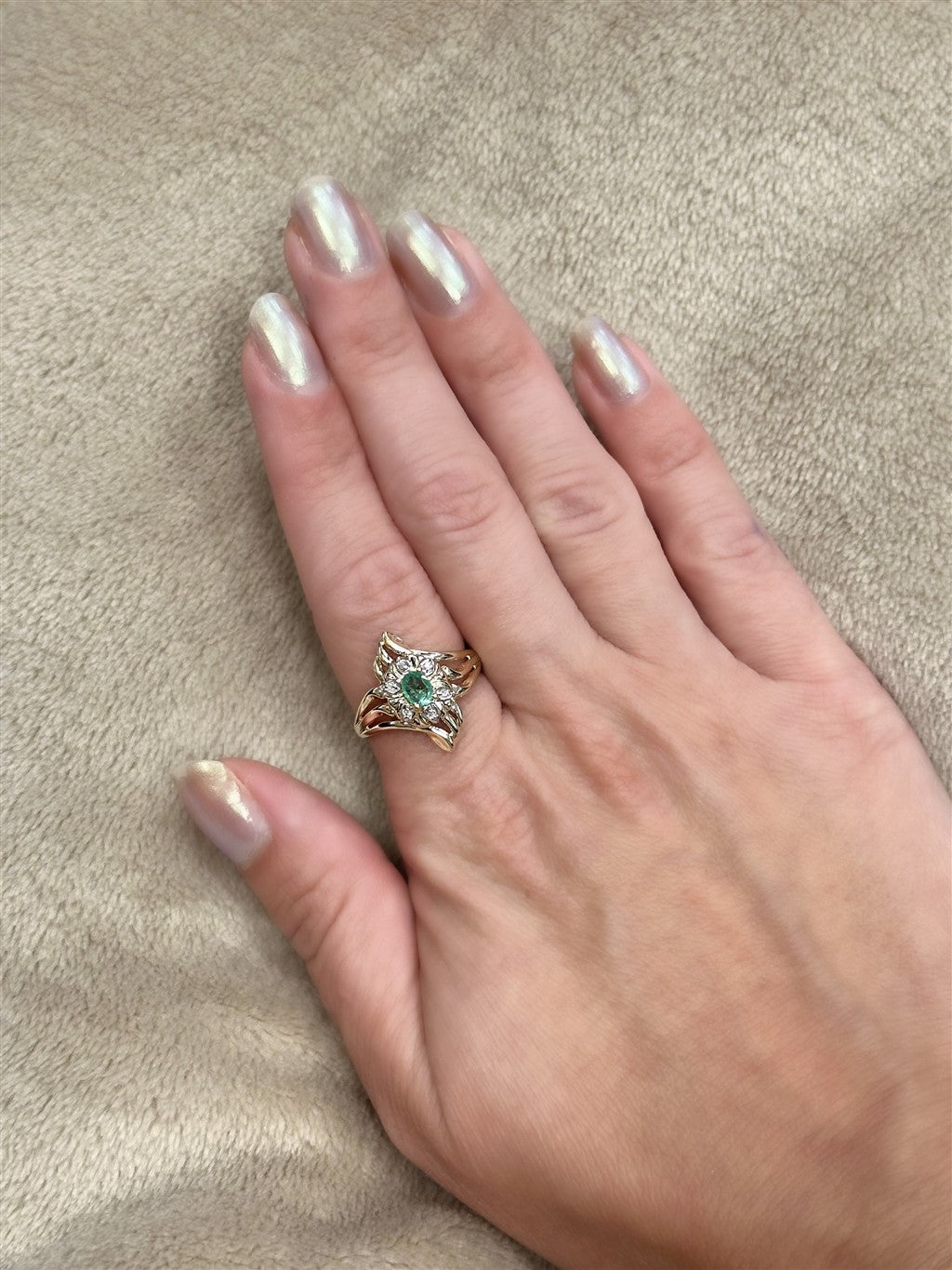 Estate 14K Yellow Gold Oval Emerald And Round Diamond Ring