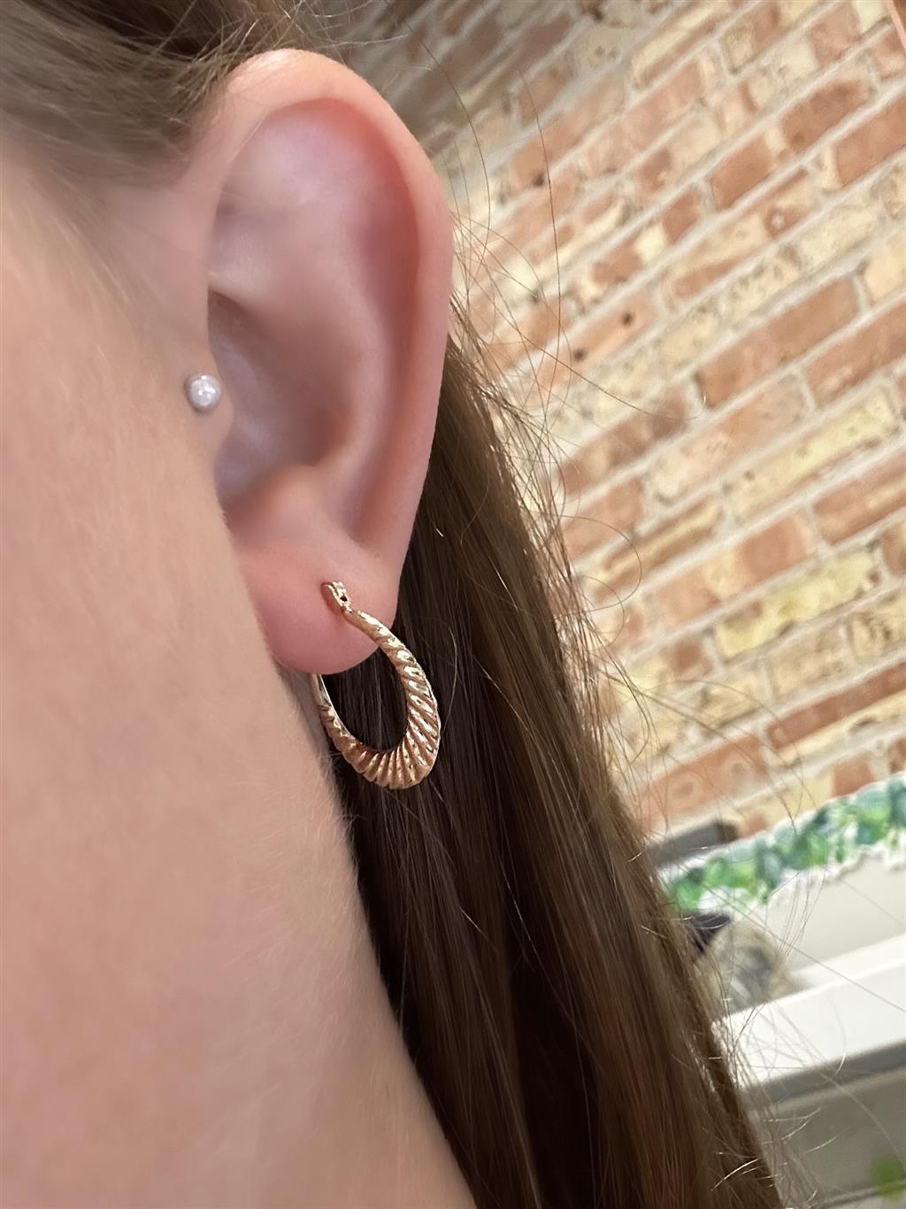 Estate 10K Oval Twist Hoop Earrings