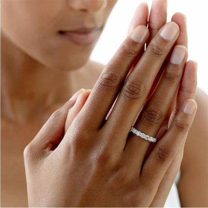 Hearts On Fire 18Ky Signature Diamond Band